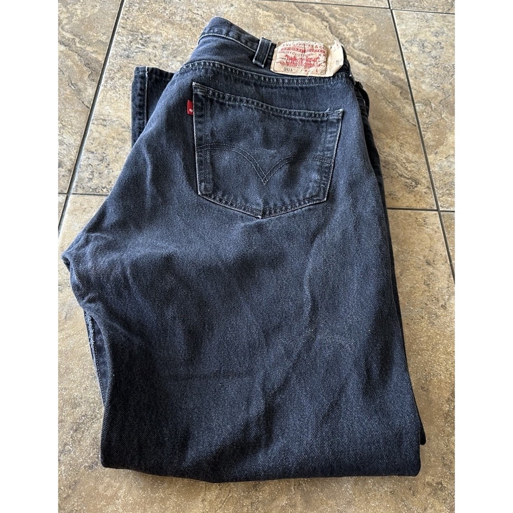 Levi's 501 Jeans Men's Size 42x32 Straight Leg Black Jeans Button Fly Fit 38X31
